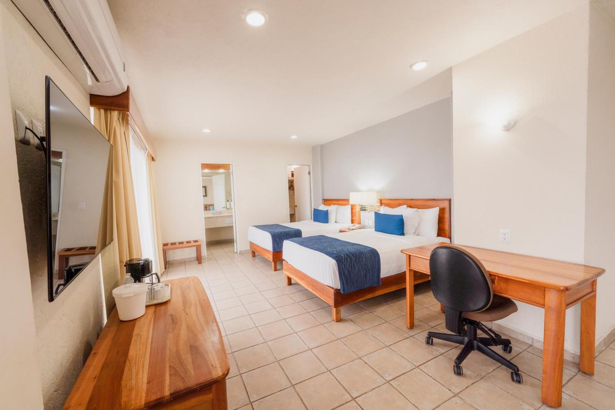 Comfort Inn Tampico Exterior photo