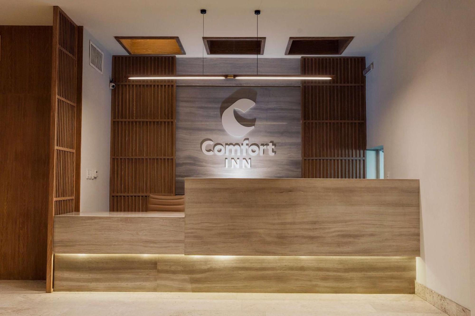 Comfort Inn Tampico Exterior photo